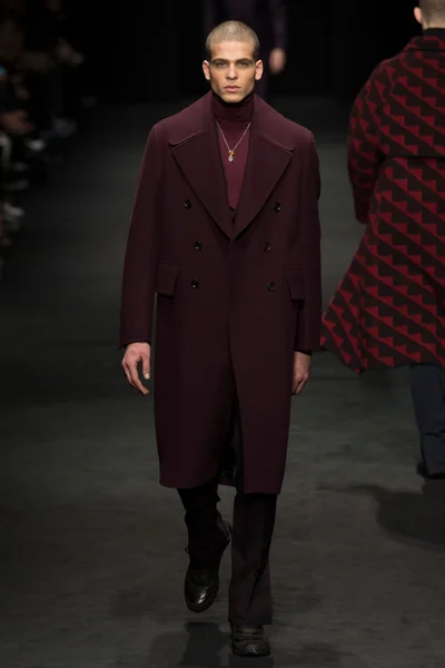 Look 4
